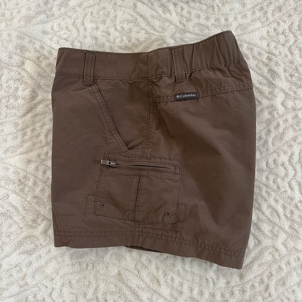 Columbia Women’s Tan Cargo Shorts